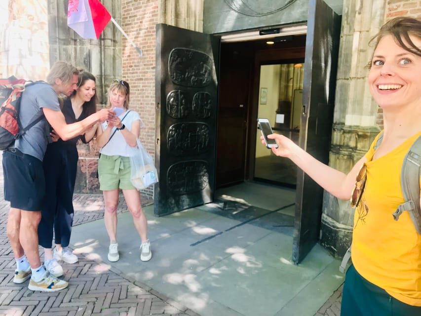 Outside Escape Amsterdam with your friend(s) and have fun! - Hints, servicedesk timing, and getting unstuck without ruining the fun