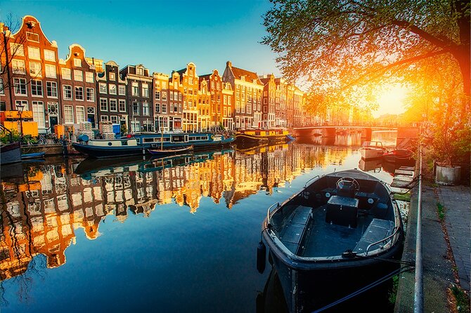 Panoramic Private City Tour in Amsterdam - Centraal Station, the canal belt, and the photo-stop strategy