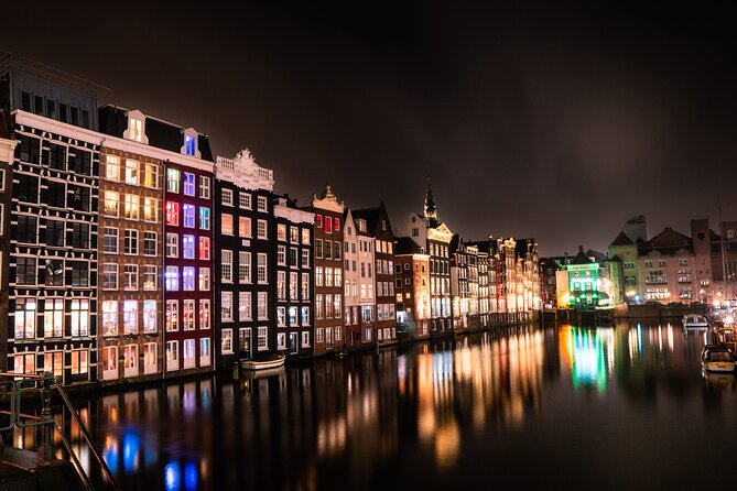 Photoshoot Experience in Amsterdam - Where the shoot starts on Dam Square (Madame Tussauds, Dam 20)