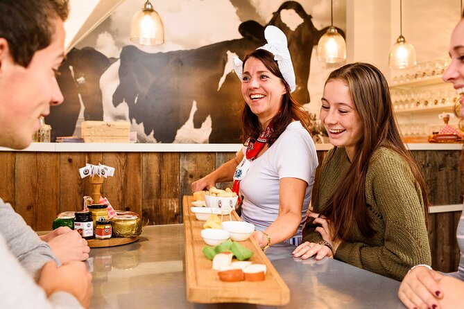 Premium Cheese Tasting with Wine and Beer Pairing - The Gouda Lineup: 10 Samples With Dips and Mustard
