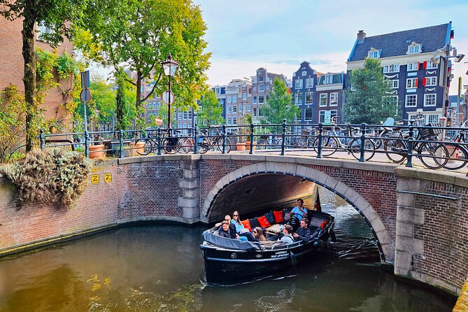 Private 90 Minute Amsterdam Canal Belt Exploration Cruise - Quick Hits: What Makes This Cruise Special