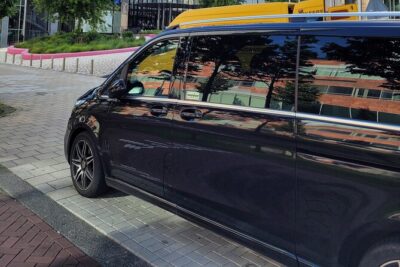 Private Arrival Transfer: Schiphol Airport Amsterdam - Door-to-Door Amsterdam Drop-Off Without Navigation Headaches