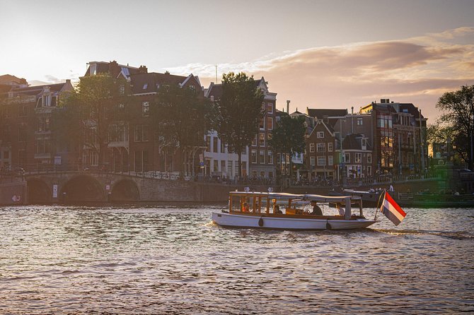 Private Boat Tour Amsterdam - 90 Min incl. welcome drink on historic saloon boat - Tips to get the most out of your 90 minutes on the canals