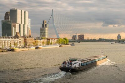 Private Day Tour: Rotterdam and The Hague. English or Spanish - The Hague politics, then Delft canals for a softer landing