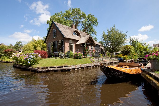Private Day Trip from Amsterdam to Giethoorn including boat tour - Giethoorn’s boat-first design, and why this trip makes sense