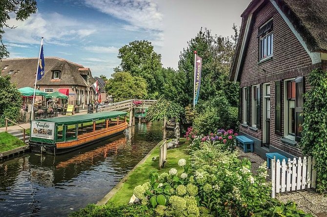 Private Giethoorn & Zaanse Schans Windmills Sightseeing Tour from Amsterdam - Amsterdam Hotel Pickup, Then Straight Into Dutch Icons