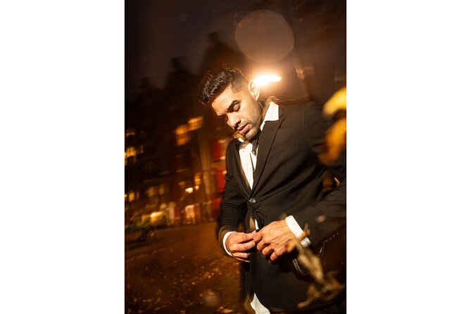 Private Photo Session in Amsterdam - Damrak Meeting Point and the Dancing Houses First Impression