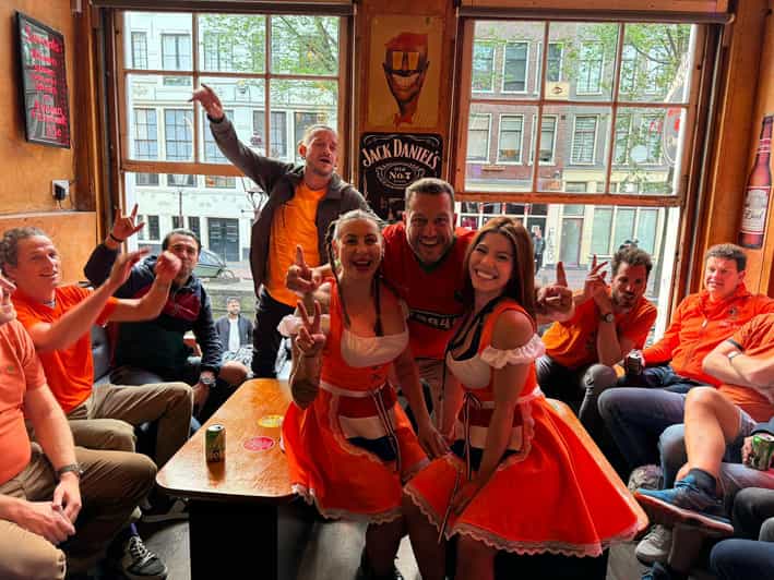 Private Red Light Tour City Center with Beer Maid Guide - Start at Drink n Sink: your anchor point and first stop
