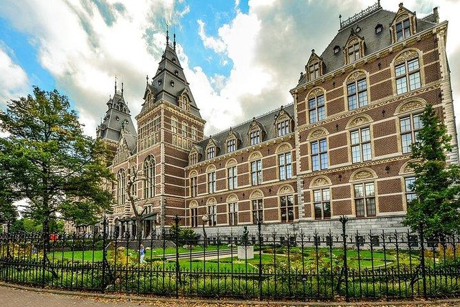 Private Rijksmuseum Tour- The Dutch Masters, Rembrandt & Vermeer - Museumplein start: your easiest entry point