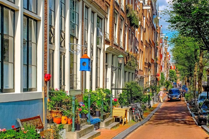 Private Tour: Amsterdam City Walking Tour and Canal Cruise - Guides are the secret ingredient (and why it matters)