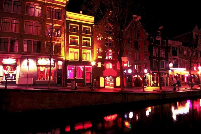 Private tour of Red Light District. English or Spanish - Entering the Red Light District: what you’ll actually see on the walk