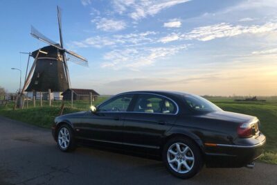 Private Tour Zaanse Schans Windmills and Volendam in Jaguar - Magere Brug Photo Stop: Short Time, Big Payoff