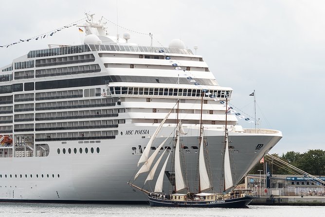 Private Transfer from Amsterdam to the Cruise Port in Rotterdam - The route to Rotterdam: expect traffic, but keep the plan simple