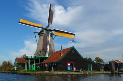 Private Tulip Fields, Windmills and Cheese Tour from Amsterdam - Tulip Experience Amsterdam: From Kazakhstan to a Million-Flower Show Garden