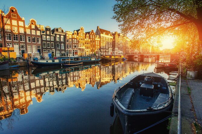 Private walking tour Amsterdam. English or Spanish. - Dam Square, De Waag, and the Old Jewish Quarter: the old-town backbone