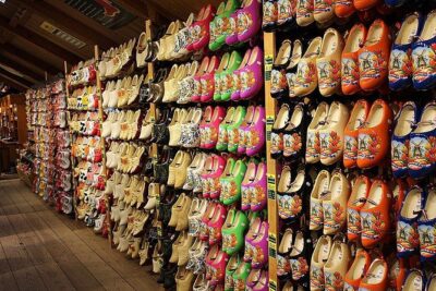Private Zaanse Schans & Volendam Tour: Windmills, Cheese & Clogs - From pickup to Wi-Fi van rides: the logistics that matter