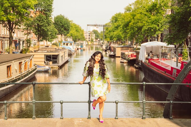 Professional Amsterdam Photo Shoot - Meeting at Noordermarkt and getting camera-ready fast