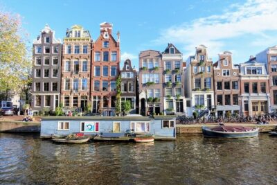 Rembrandt & Van Gogh Amsterdam walking experience - The route starts at Prins Hendrikkade 95, then ends at Blauwbrug