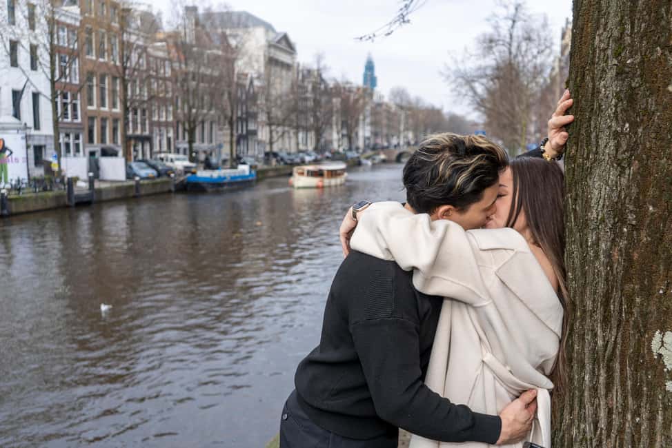 Romantic Photoshoot Experience for Couples in Amsterdam - Meeting at Huidenstraat 32: the flow from check-in to photos