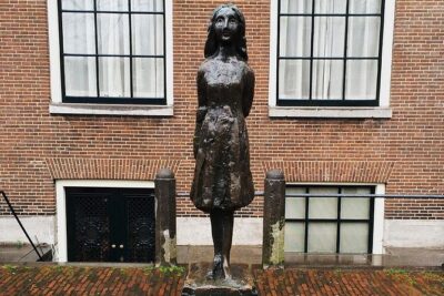 Self-Guided Audio Tour Holocaust Series: The Jewish Quarter - Start at Verzetsmuseum: a strong mood-setter for the route
