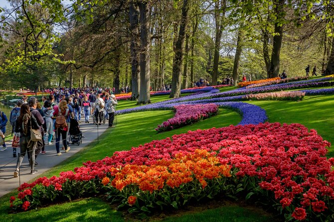 Skip-the-Line Keukenhof Gardens and Tulip Fields Tour from Amsterdam - Timing details: when Keukenhof is open