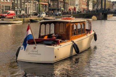 Small-Group Luxury Canal Cruise with Local Skipper - The 90 minutes route: Anne Frank Huis to the Amstel-side charm