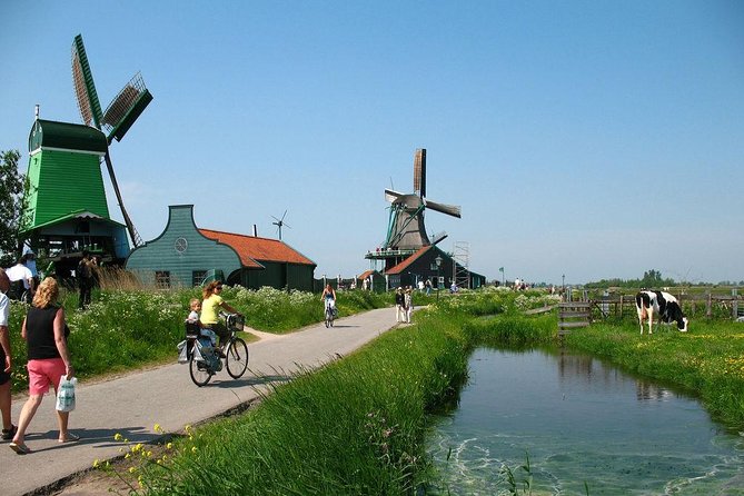 The Ultimate Zaanse-Schans Private Day Trip - Sweet break: sampling chocolate the Dutch way