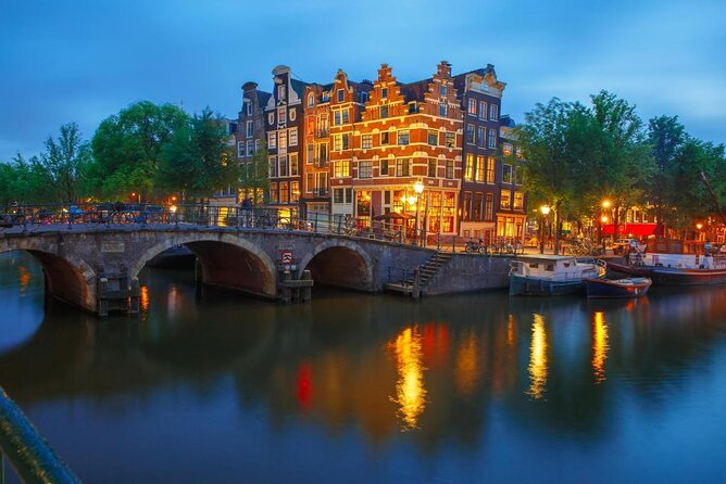 Vacation Photoshoot & Tour in Amsterdam - Key things that make this shoot work well