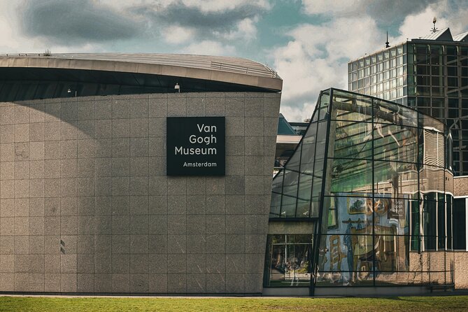 Van Gogh Museum Guided Tour •10 people• Face to Face with Vincent - The last stage and the 70-day sprint of more than 80 paintings