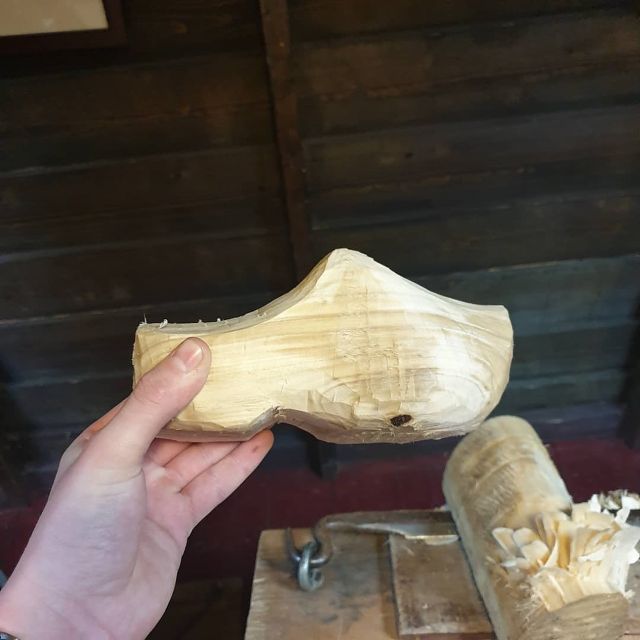 Volendam: 2-Hour Clogmaking Workshop and Cheese Tour - Price and Value: Is $91 Worth It?