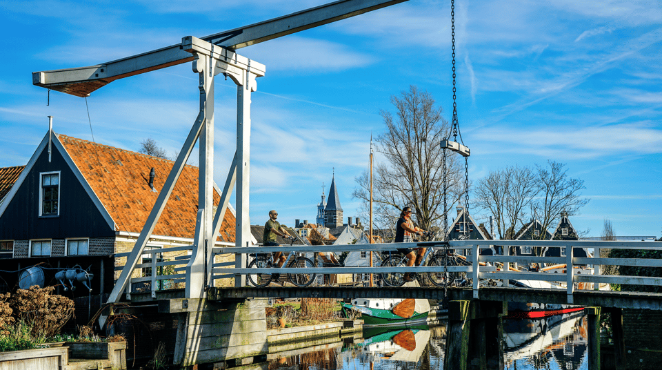 Volendam: E-Bike Rental including Highlights-Routes - The bike setup that actually matters: Gazelle, 7 gears, range up to 70 km