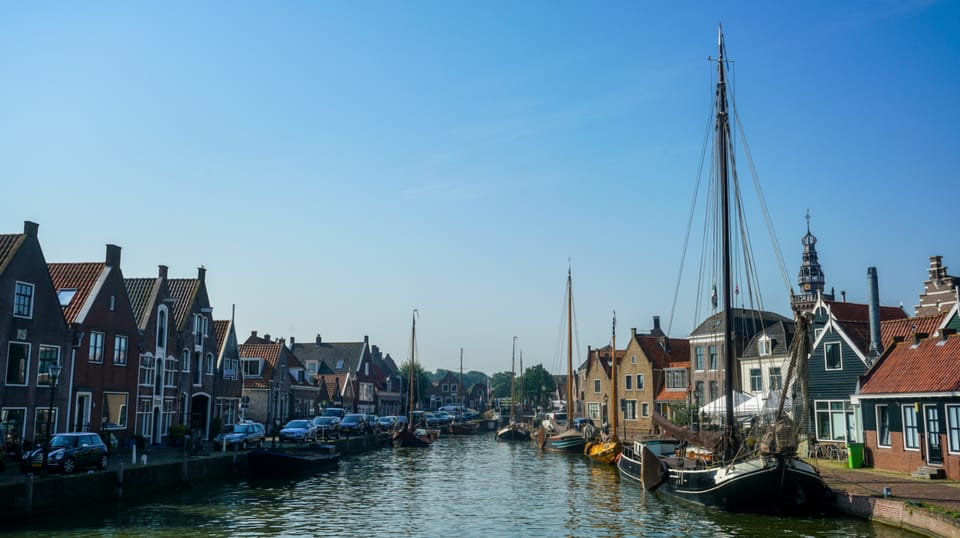 Volendam: E-Bike Rental including Highlights-Routes - Zuiderwoude and Broek in Waterland: park, walk, and take your time