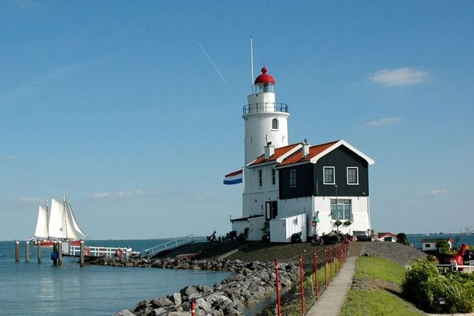 Volendam: E-bike rental with suggested countryside- and fisherman village route - How long should you ride: matching your day to the route logic