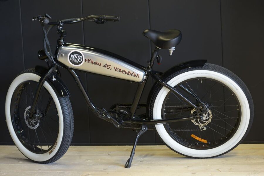 Volendam: E-Fatbike Rental - How the E-Fatbike Makes Dutch Countryside Feel Easy