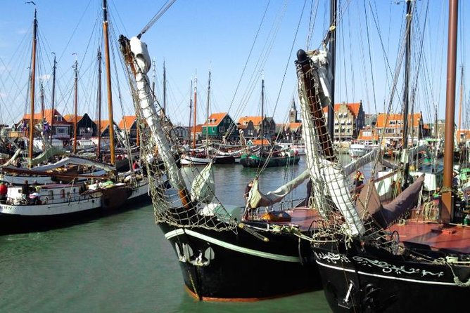 Volendam & Marken Private Tour in luxury Jaguar S Type 1/2 day - Marken Peninsula: a 1-hour walk with village context