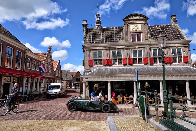 Volendam & Marken Private Tour in luxury Jaguar S Type 1/2 day - Price and value: when $476.57 per group makes sense
