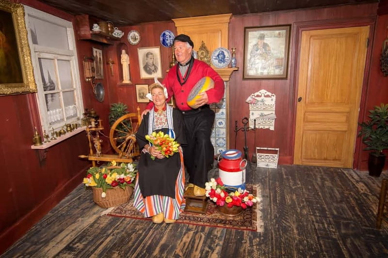 Volendam: Photo Opportunity in Traditional Dutch Costume - Trying on the traditional Dutch outfit: hul, lace, and coral-style details