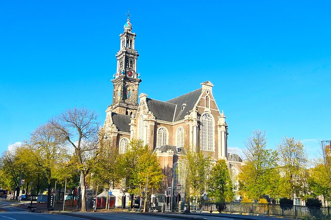 Walking Tour about Golden Age Architecture, private local guide - De Dolphijn: A Dolphin as a Wealth Signal