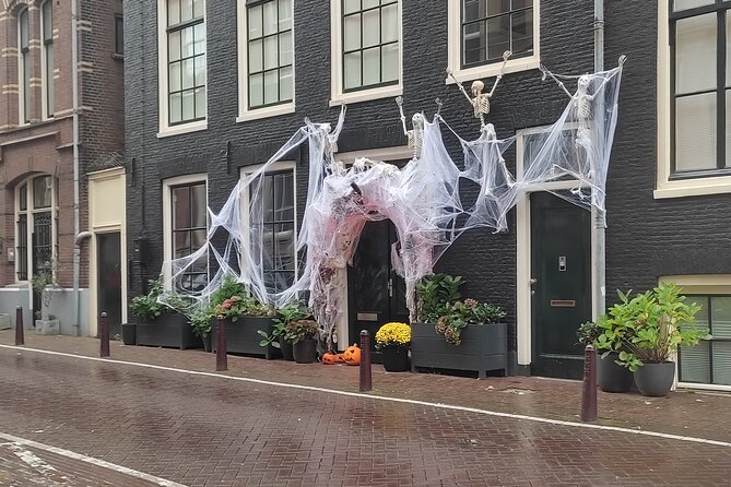 Walking Tour of Haunted Amsterdam - Haunted Amsterdam after dark: the vibe and pacing
