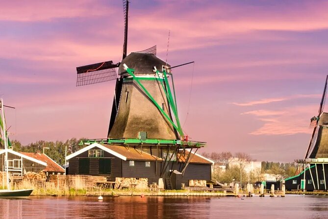 Windmills Country side tour Zaanse Schans-Cheesefactory-Volendam - Volendam Fishing Village: Harbor Time for Shopping and Quick Lunch Planning