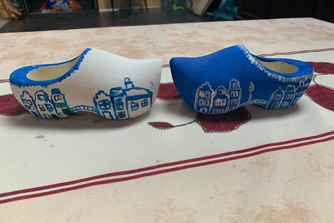 Wooden Shoes Painting Private Workshop in Simonehoeve - Wooden Shoes Painting at Simonehoeve: how the whole experience feels