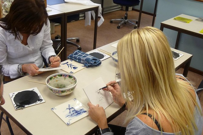 Workshop 'Paint your own Delft Blue Tile!' - The glaze and firing wait: why you can’t rush the best part