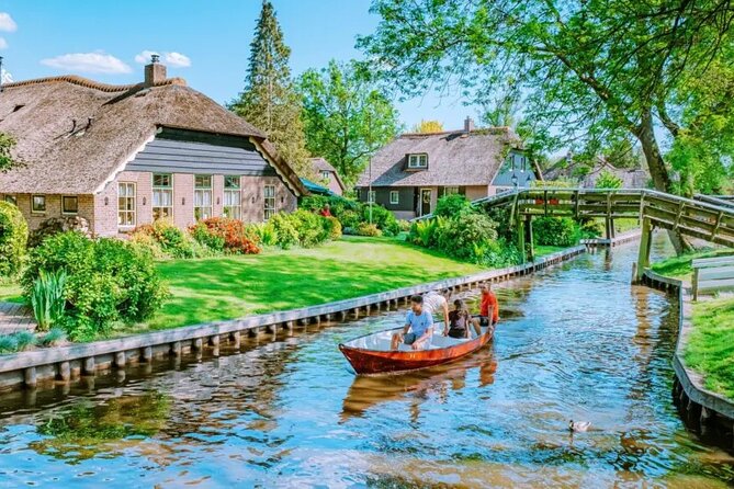 Zaanse Schans Giethoorn Private Tour from Amsterdam Canal Cruise - Optional Private Boat Upgrade In Giethoorn