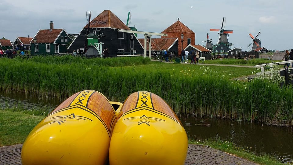 Zaanse Schans: Half-Day Private Guided Tour - Dutch cheese farm demo and the unlimited tasting strategy