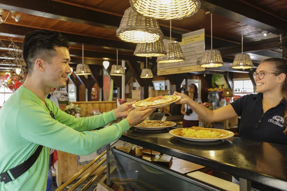 Zaanse Schans: Pancake Restaurant Visit - Timing your terrace moment during a Dutch day