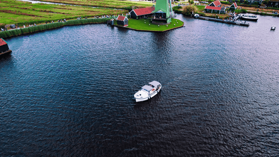 Zaanse Schans: Private Cruise + Live Guide, Optional Drinks - Stop-by-stop: windmills, factories, and the walkable pause at Wormerveer