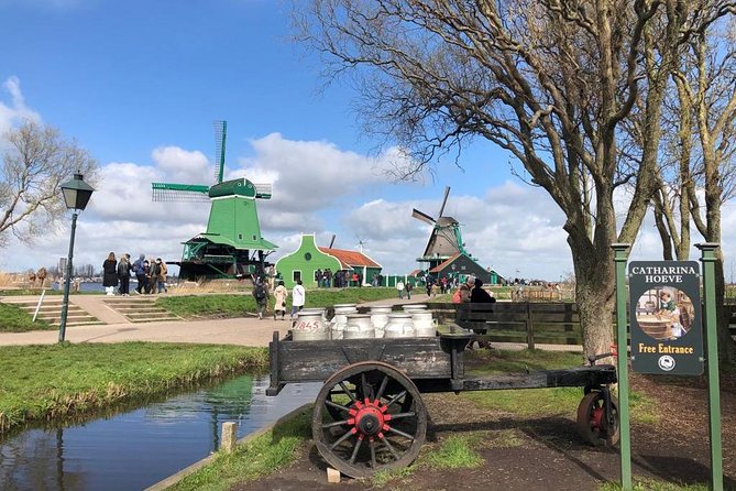 Zaanse Schans windmill tour with Italian guide - Getting there: the Prins Hendrikkade meeting point and the return loop