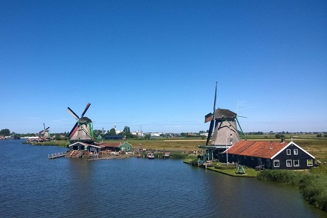 Zaanse Schans Windmills Private Tour from Amsterdam Airport - Zaan Tours guide and driver: narration plus photo help