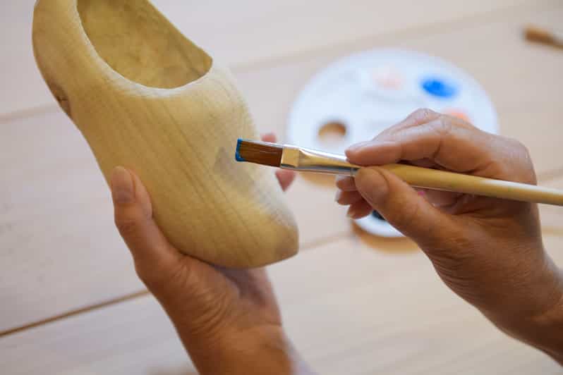 Zaanse Schans: Wooden Shoe Painting Workshop - Picking one of the three wooden shoe types